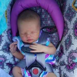 Meet your Posher, Caitlin